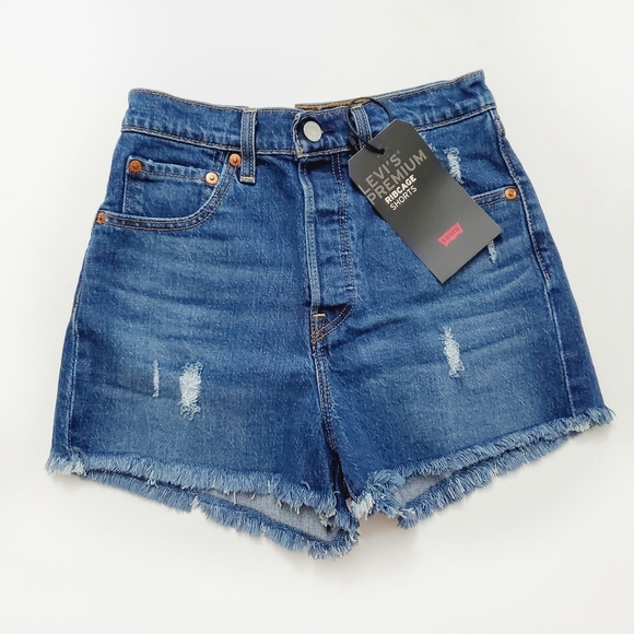 Levi’s Ribcage High Rise Distressed Short - Picture 3 of 6